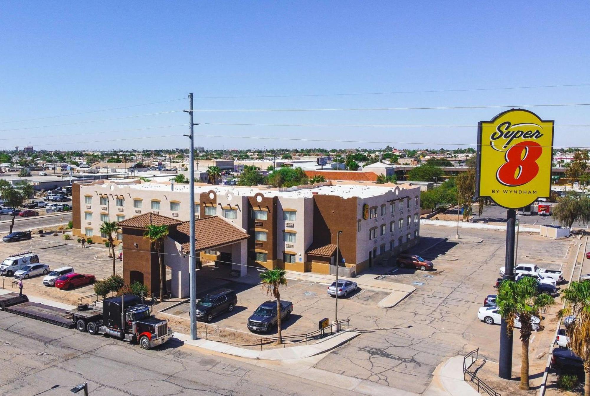 Super 8 By Wyndham Yuma Exterior foto