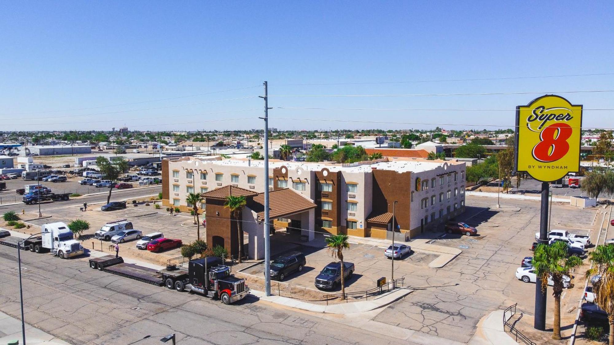 Super 8 By Wyndham Yuma Exterior foto